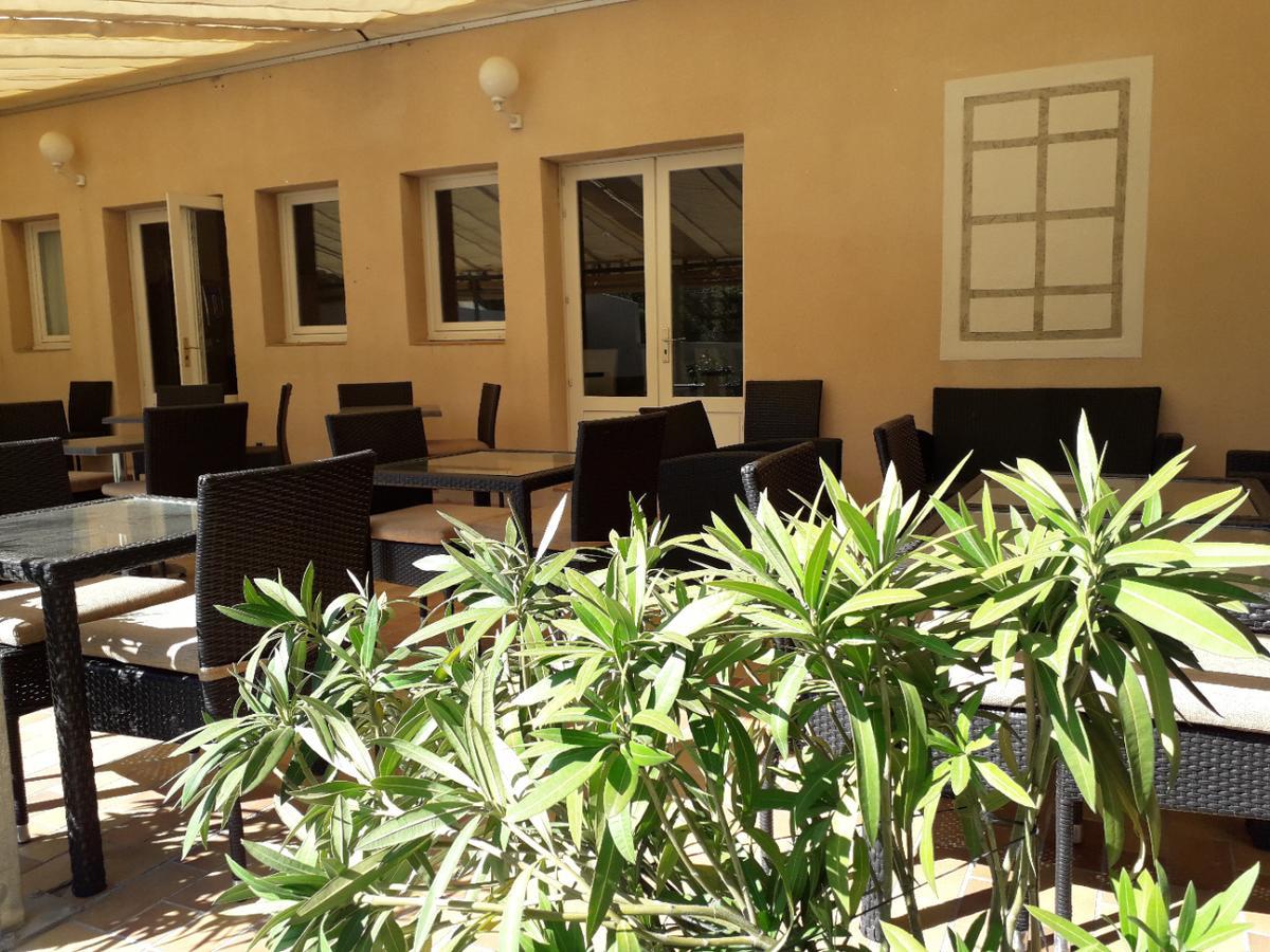 Le Mas Du Colombier Cadenet Exterior foto